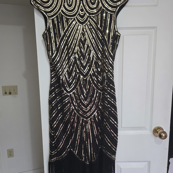 Dress - Picture 3 of 8